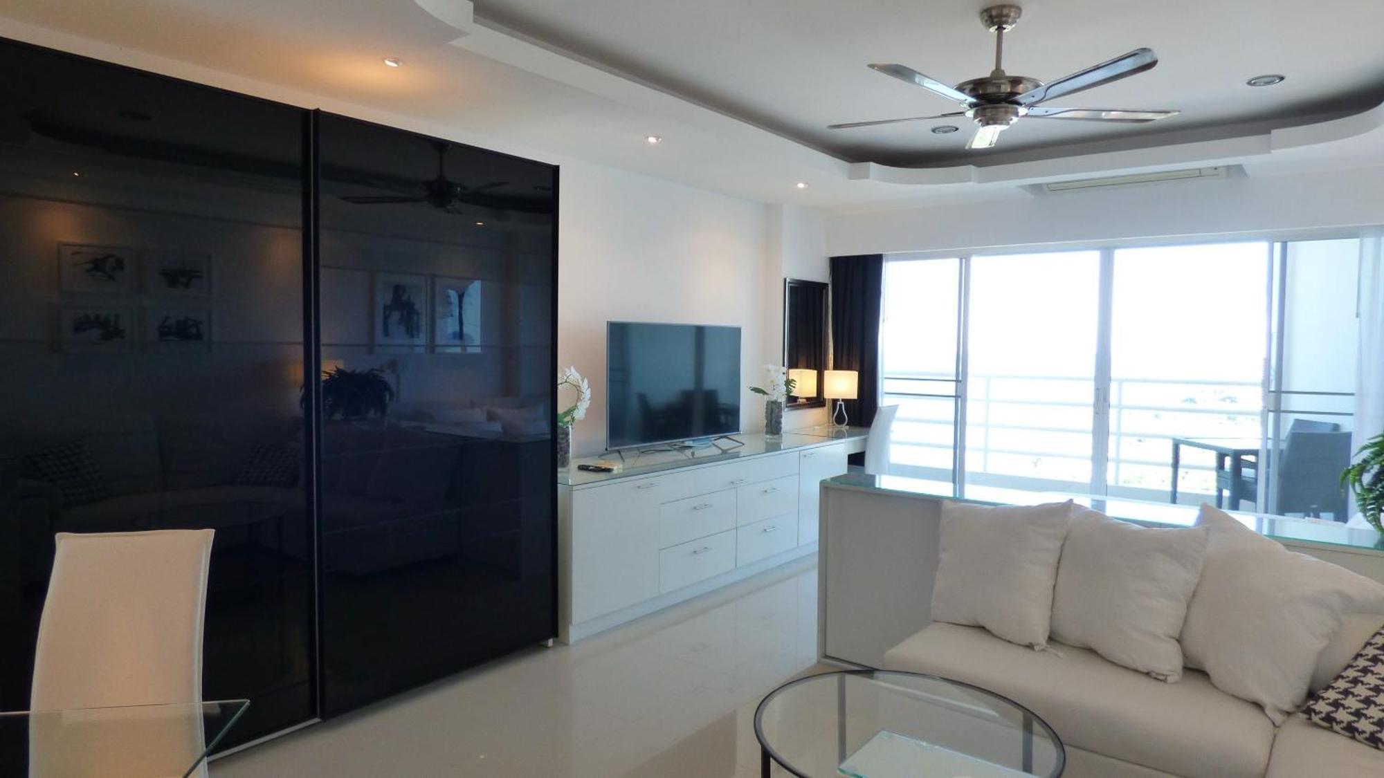 Beautiful Sea View Beach Front Condo Pattaya Buitenkant foto